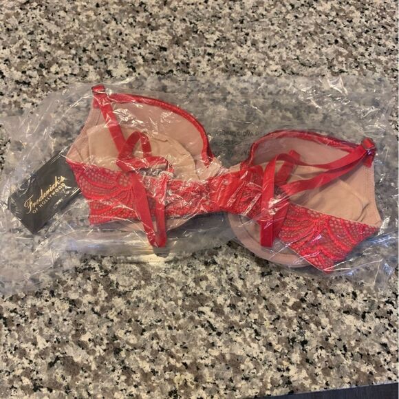 Frederick's of Hollywood Bra 32C - Picture 8 of 9
